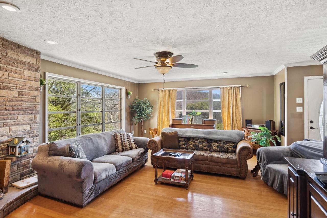 Mid-Century Vintage Brick Ranch Upstairs Guesthouse Sevierville Buitenkant foto