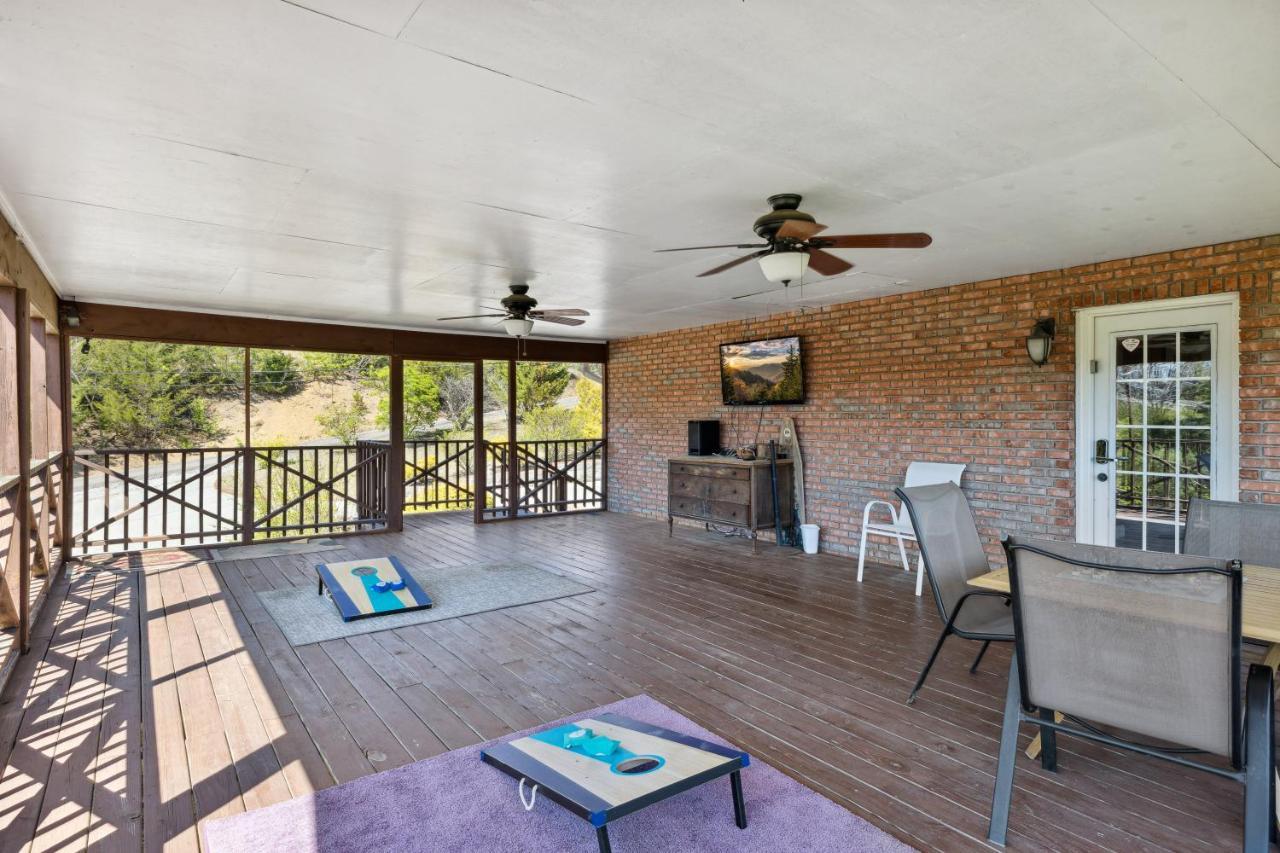 Mid-Century Vintage Brick Ranch Upstairs Guesthouse Sevierville Buitenkant foto