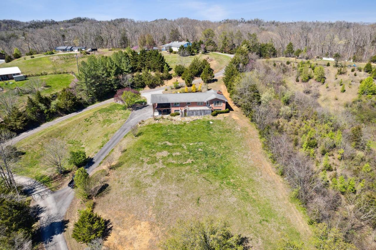 Mid-Century Vintage Brick Ranch Upstairs Guesthouse Sevierville Buitenkant foto