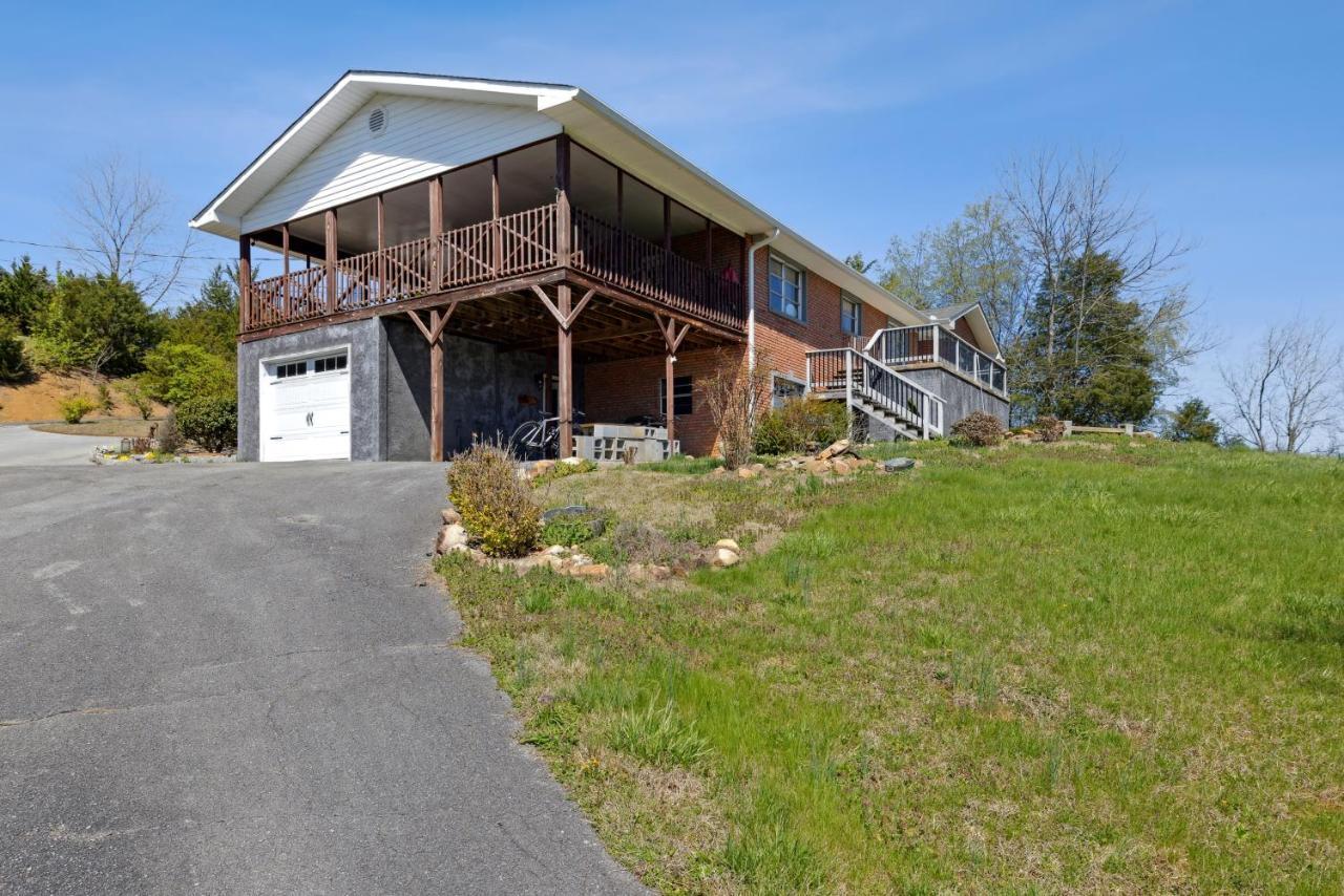 Mid-Century Vintage Brick Ranch Upstairs Guesthouse Sevierville Buitenkant foto