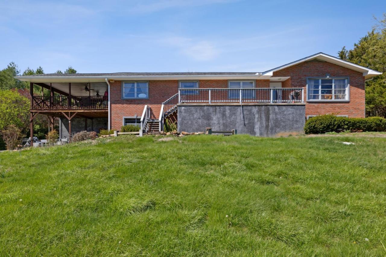 Mid-Century Vintage Brick Ranch Upstairs Guesthouse Sevierville Buitenkant foto