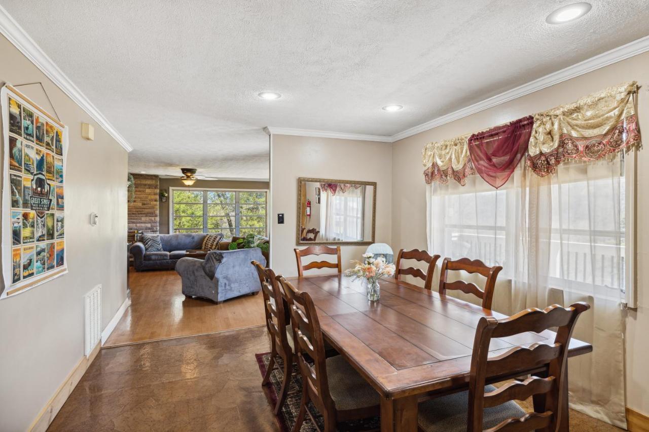 Mid-Century Vintage Brick Ranch Upstairs Guesthouse Sevierville Buitenkant foto